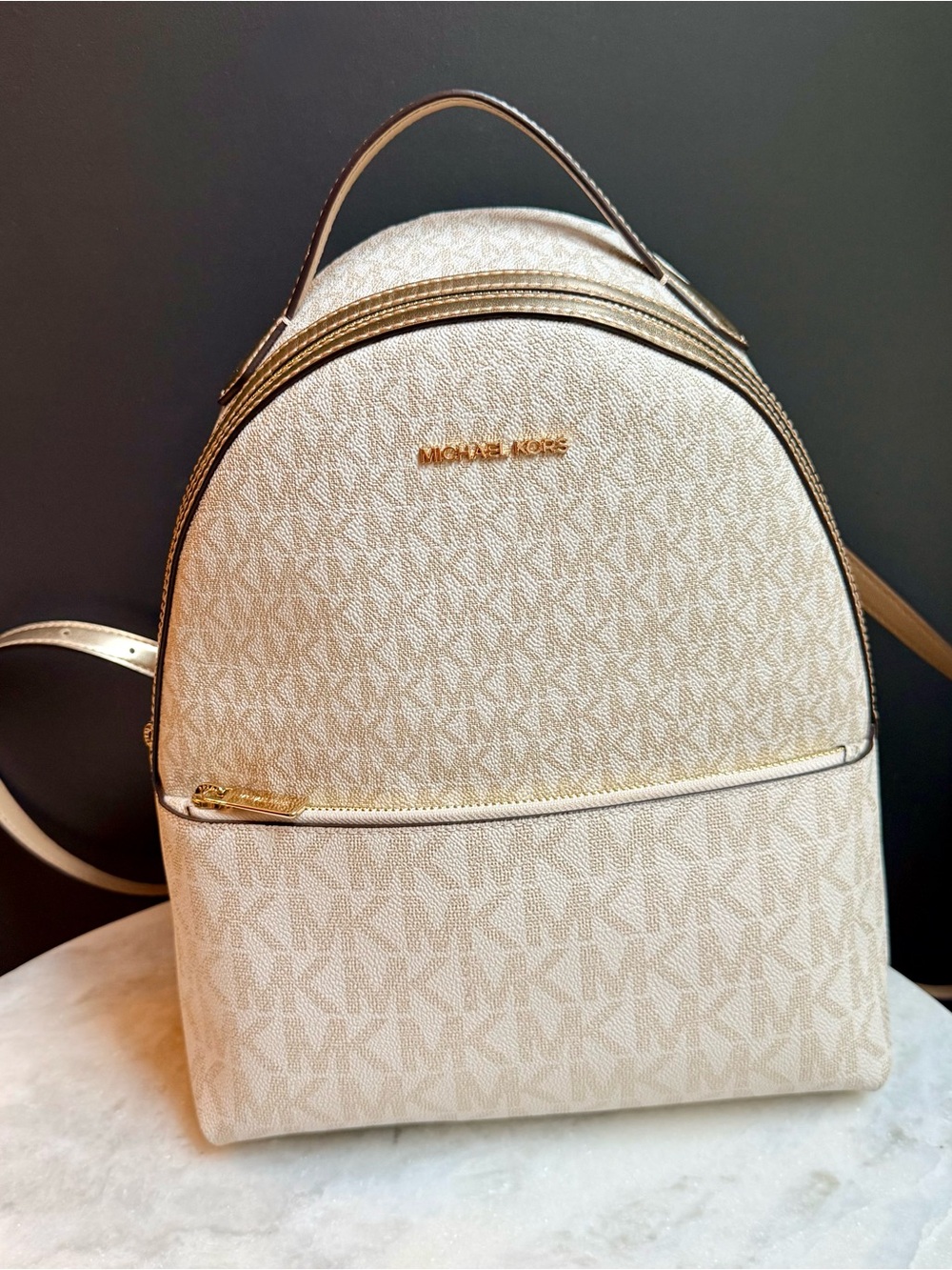 Michael Kors Sheila Medium Two-Tone
Signature Logo Backpack - Gold